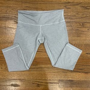 Lululemon crop size 10 Excellent Condition